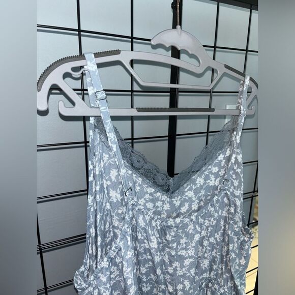 City Chic plus size light blue with white flowers elastic waisted cami - Picture 6 of 7